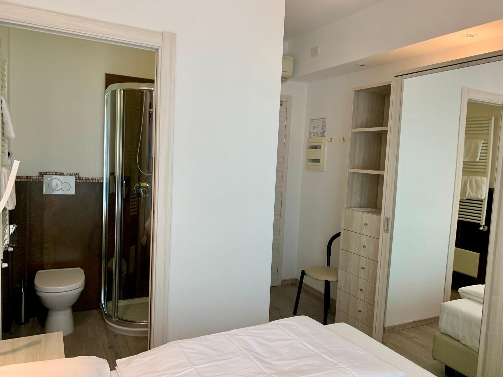 Hotel Italia Garda  Bagian luar foto